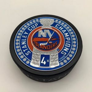 New York Islanders Stanley Cup Champions Embossed Collectible Puck